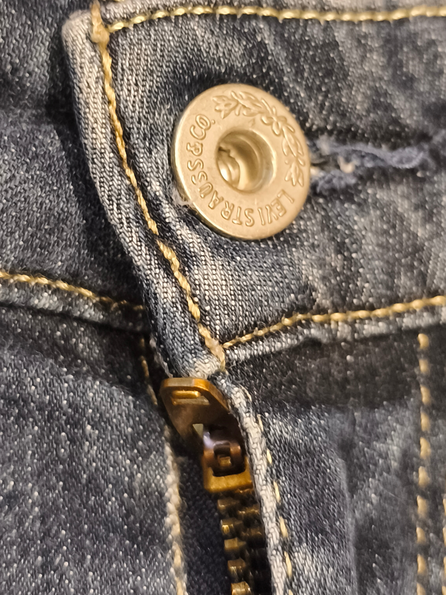 Levi's Demi Curve Skinny Jeans Women’s 26x32 Dark Wash Indigo Stretch Denim