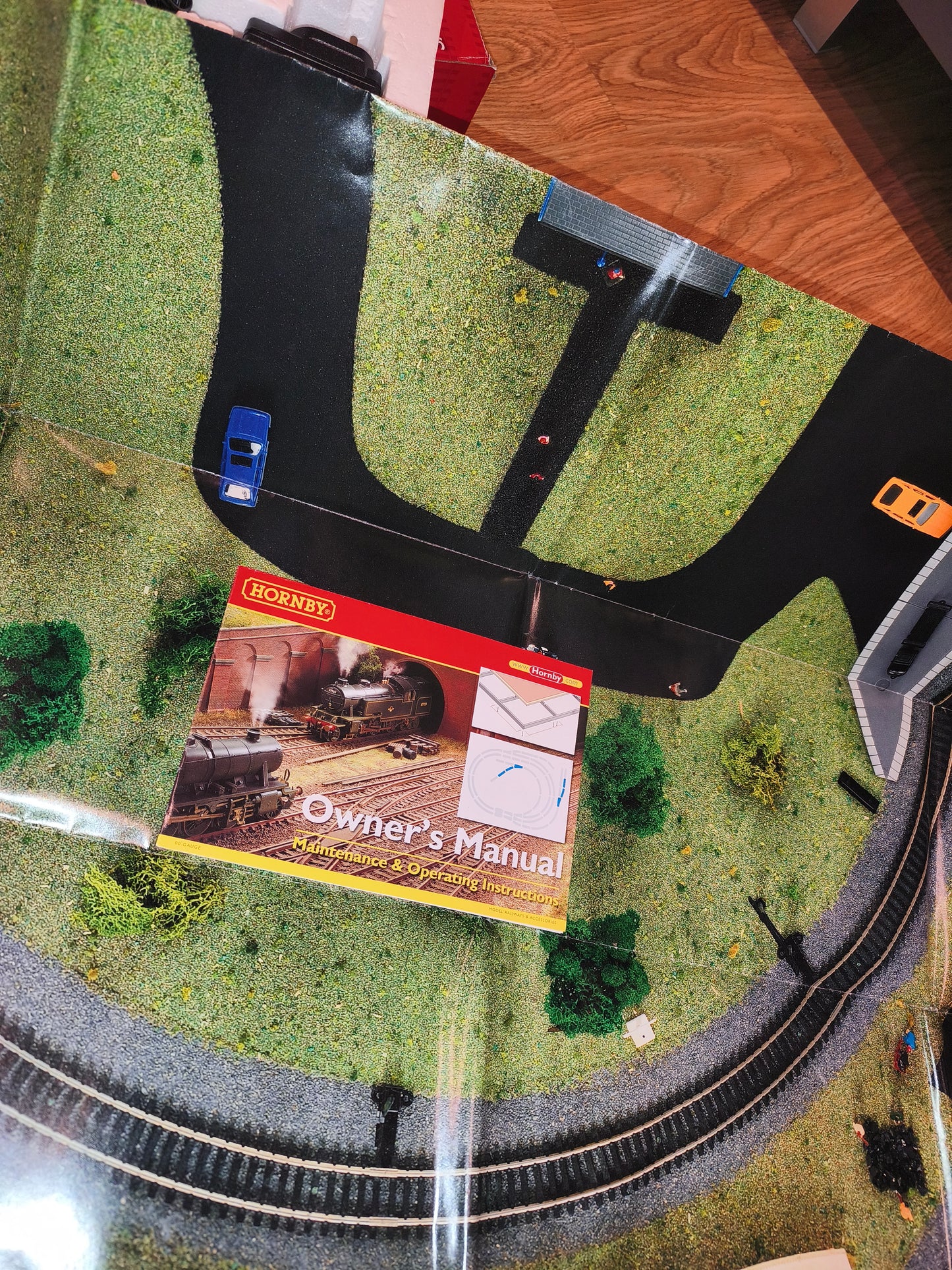 Hornby R1179 Santa's Express OO Gauge Christmas Train Set (Boxed)
