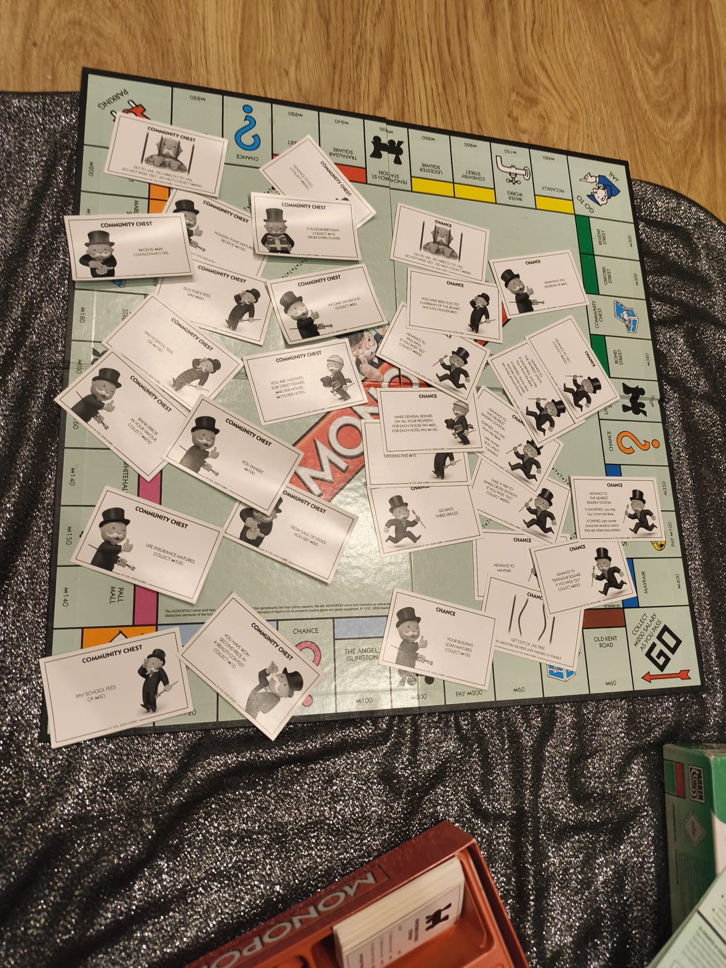 Monopoly Board Game - 2008 Speed Die Edition (with 12 Bonus Tokens)