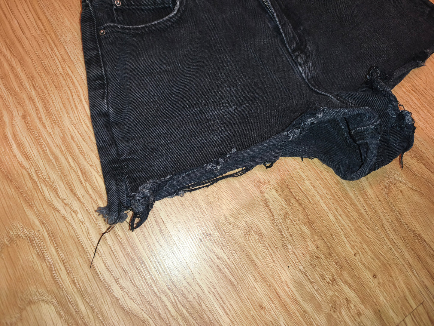 Denim Co. Women’s Black Distressed Denim Shorts – Raw Hem, Size 42 (EU)