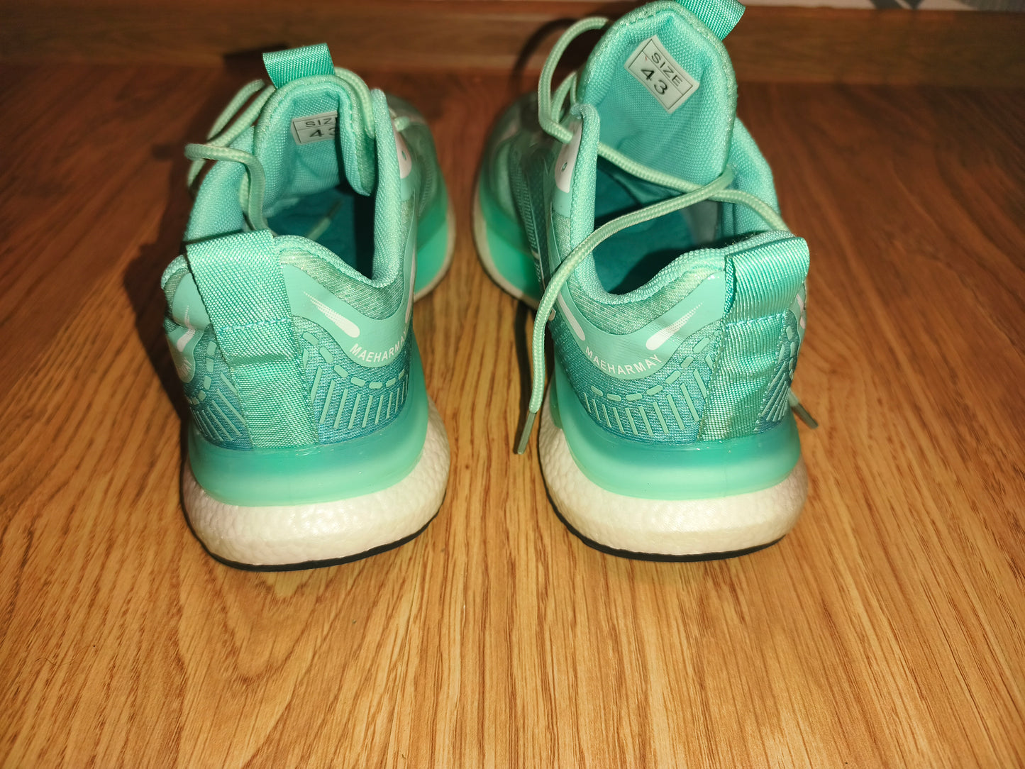 Mint Green Lightweight Breathable Running Shoes / Sneakers – Size EU 43
