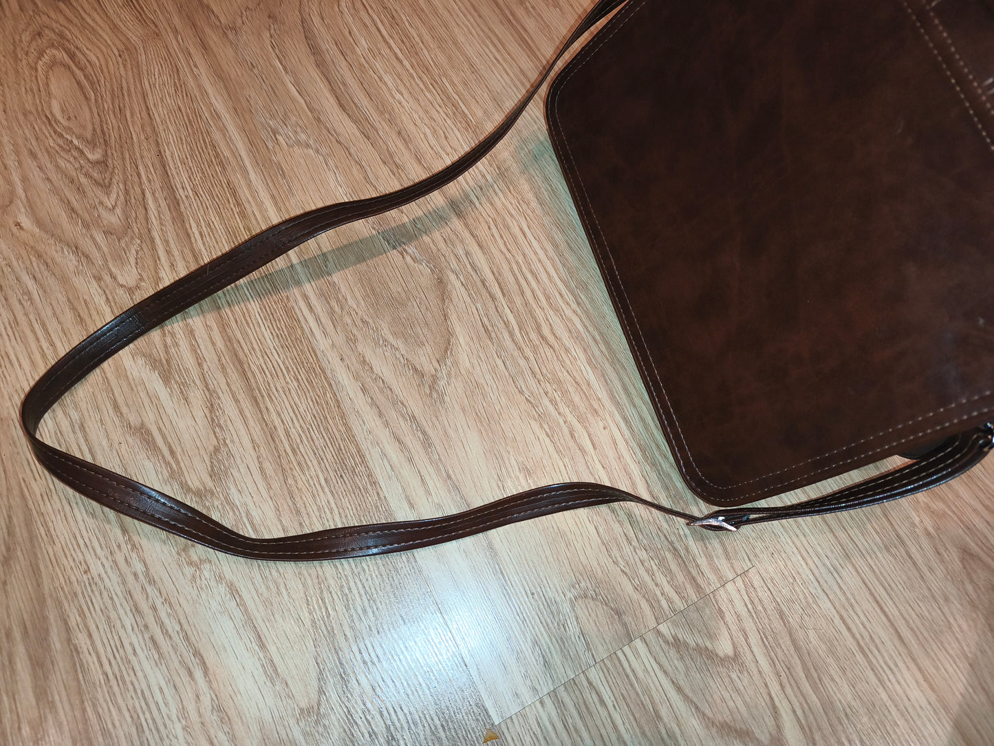 Vintage Style Brown Faux Leather Messenger Bag / Business Briefcase with Multiple Compartments