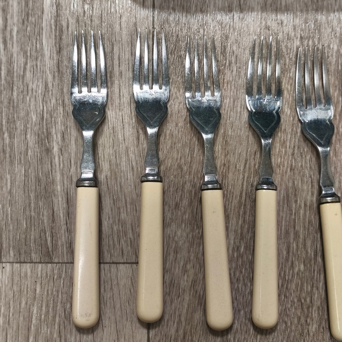Vintage Sheffield Chrome Plate Cased Fish Cutlery Set 12Pc Faux Bone Knives Fork