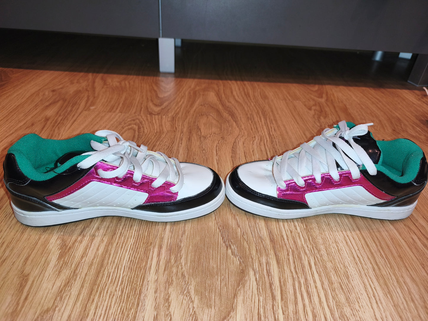 Vintage Etnies Sheckler Pro Model Skate Shoes – White/Pink/Black – US Girls 6 / EUR 38.5