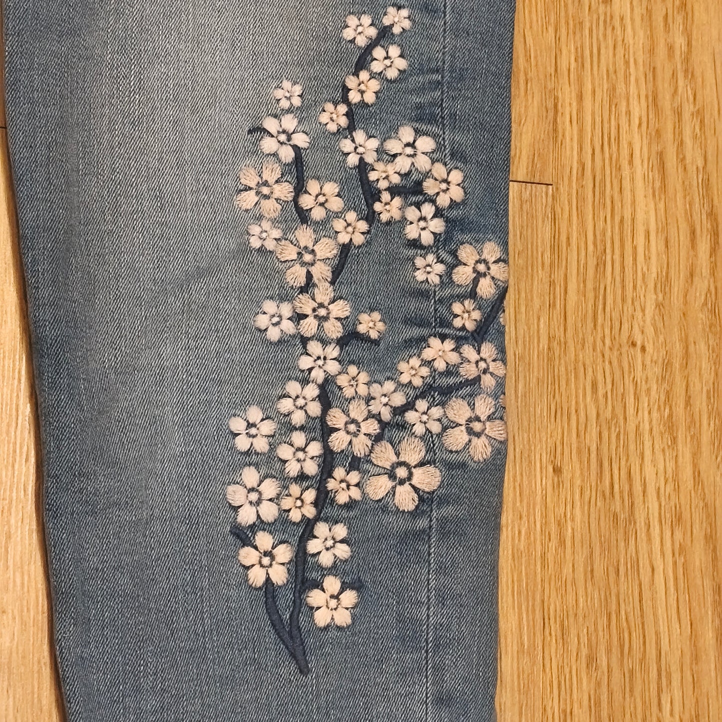 F&F Women Floral Embroidered Jeans Blue Stretch Skinny Raw Hem UK 10 US 6 EUR 38