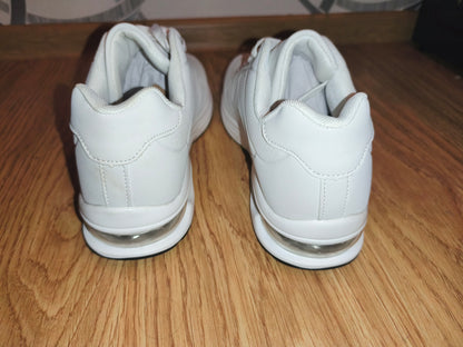 All-White Air Cushion Low-Top Sneakers / Athletic Shoes – Size EU 44