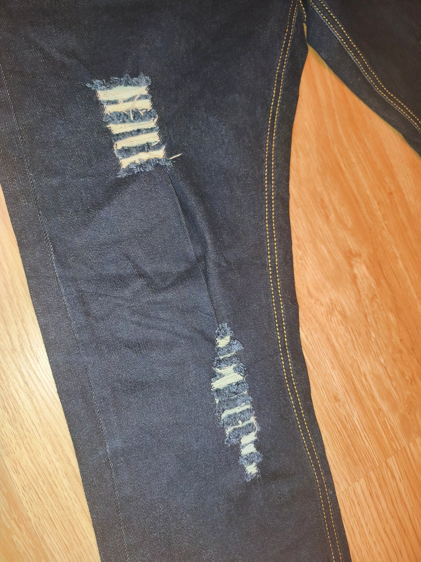 Beverly Hills Polo Club Men’s Dark Wash Distressed Slim Fit Jeans – W34