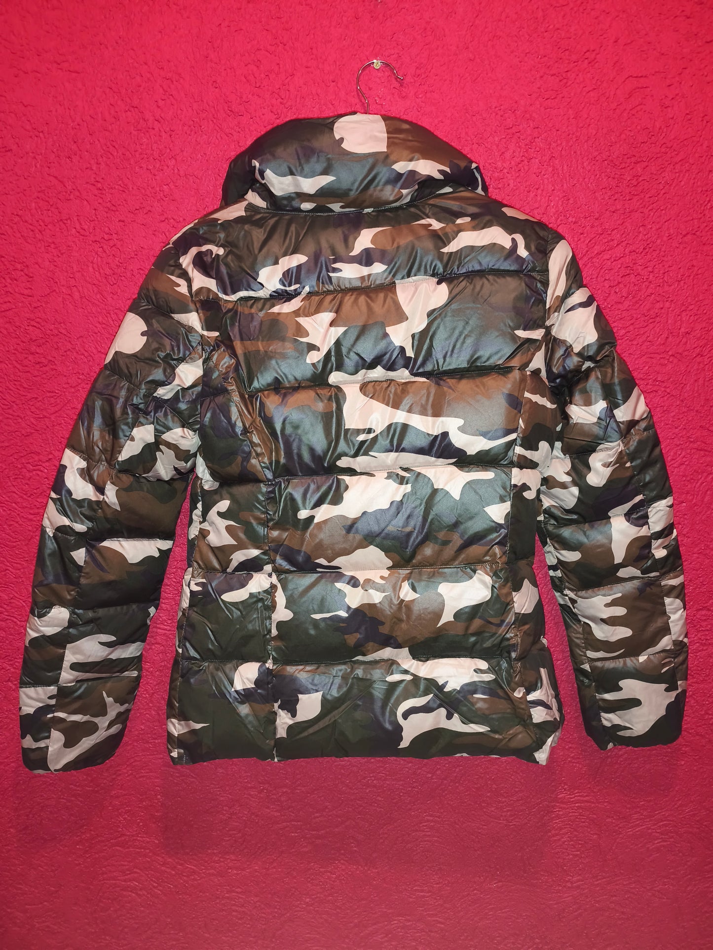Monte Cervino Women's Camouflage Lightweight Puffer Jacket – Size M (NWT)