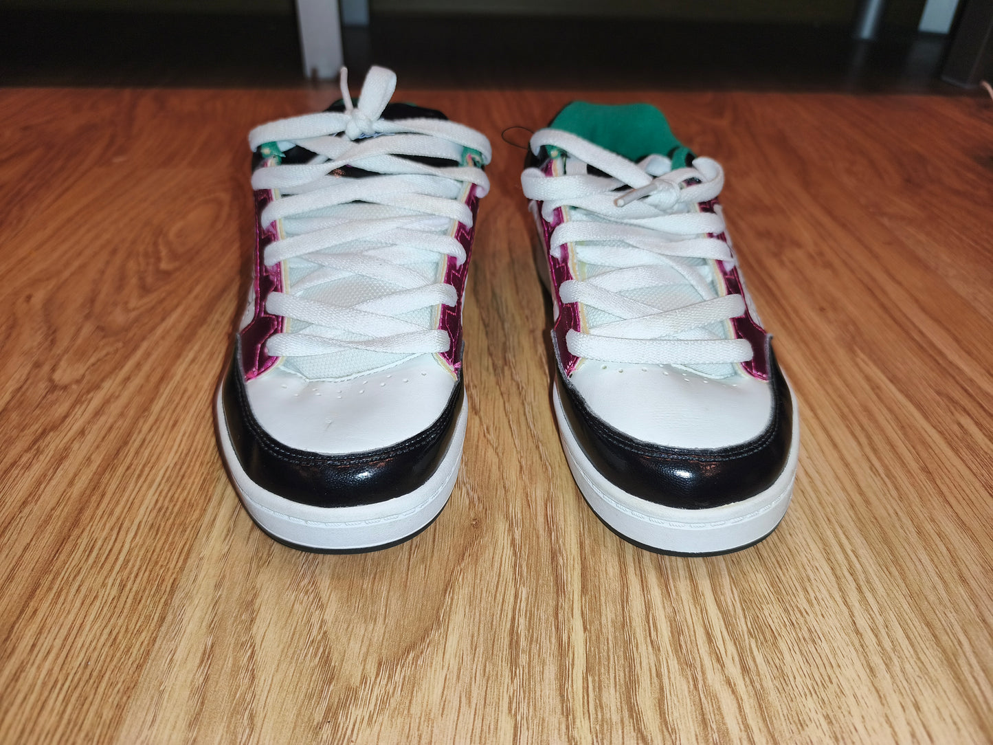 Vintage Etnies Sheckler Pro Model Skate Shoes – White/Pink/Black – US Girls 6 / EUR 38.5