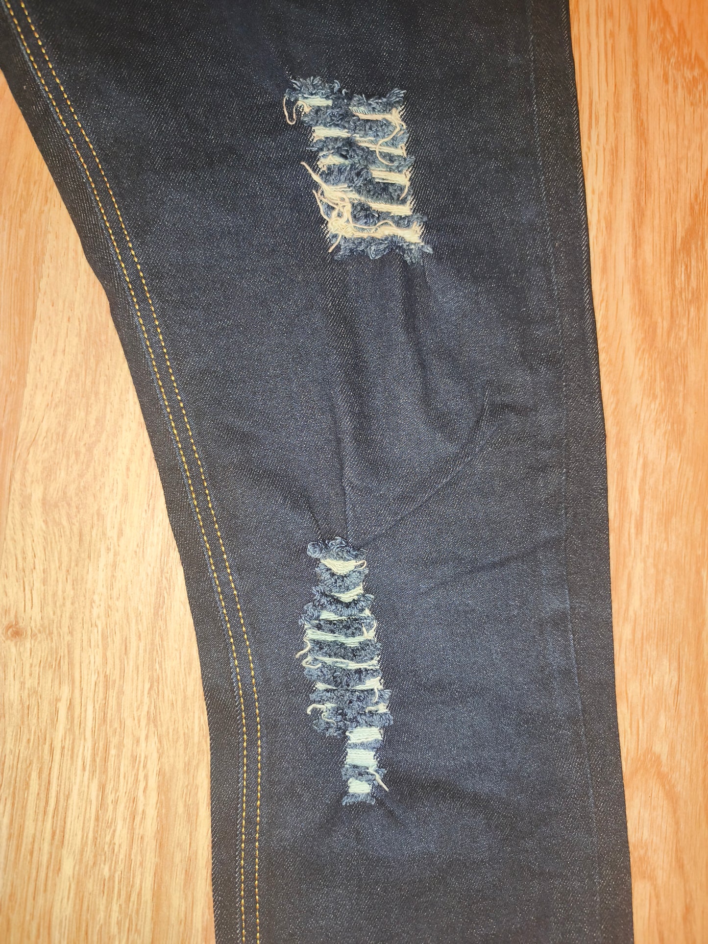 Beverly Hills Polo Club Men’s Dark Wash Distressed Slim Fit Jeans – W34