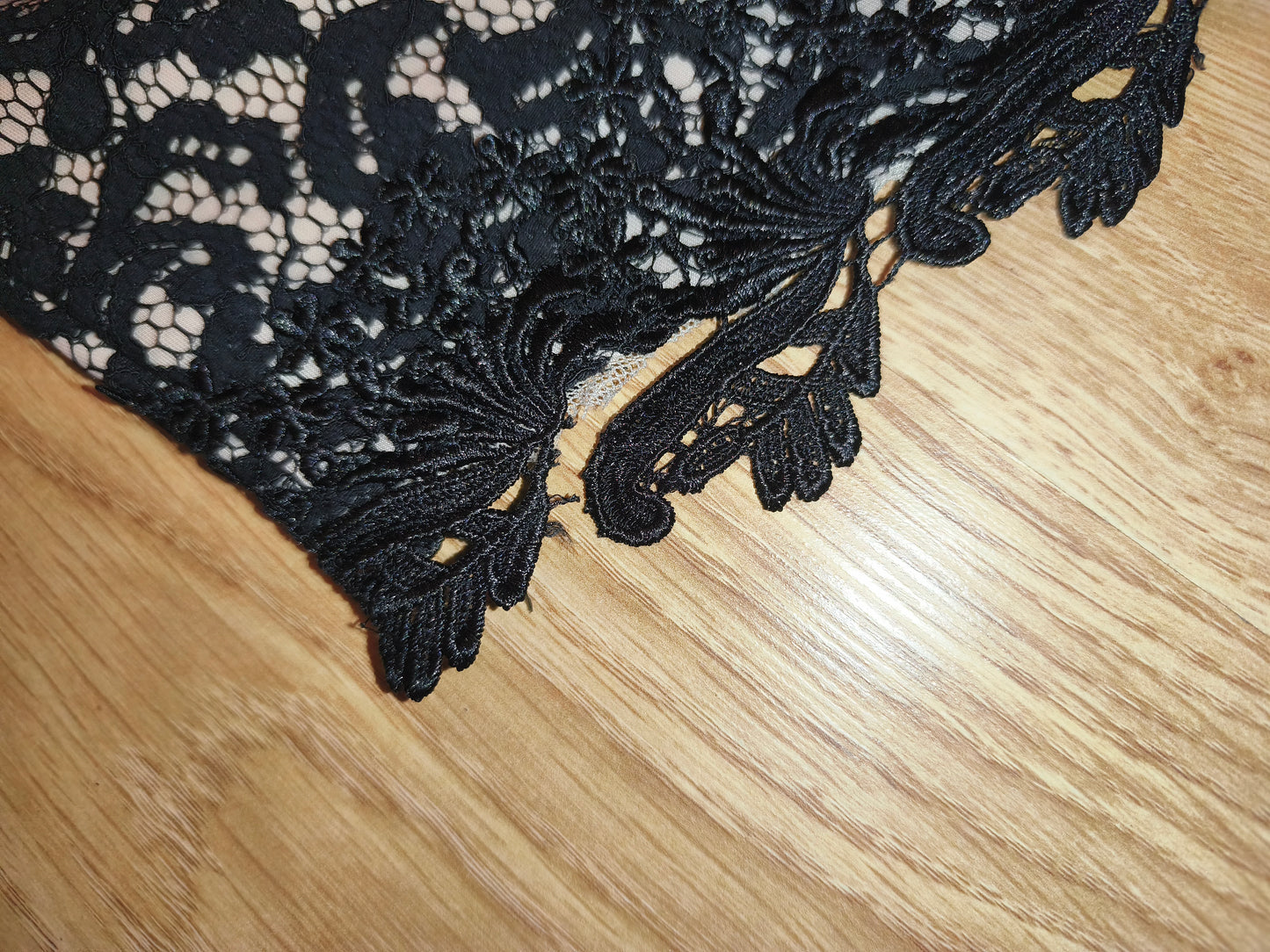 NWT Lipsy London VIP Lace Cocktail Dress – Black & Nude Strapless Bodycon, UK 10 / EU 38