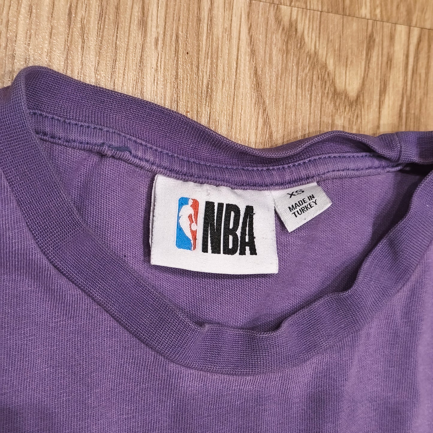 NBA Los Angeles Lakers LeBron James #6 Graphic T-Shirt Purple Mens Size XS