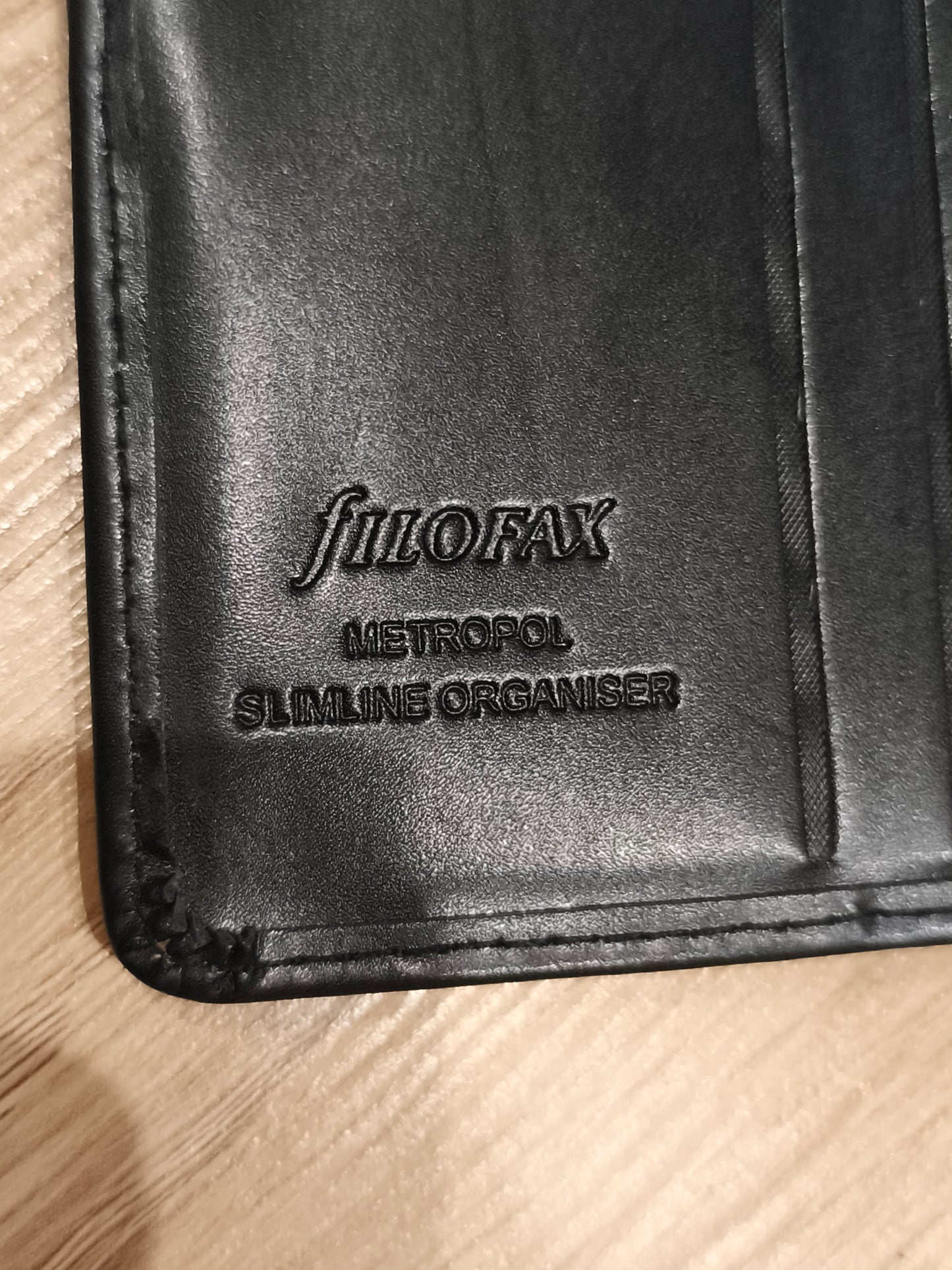 Filofax Metropol Slimline Organiser | Vintage Black Faux-Leather 6-Ring Planner