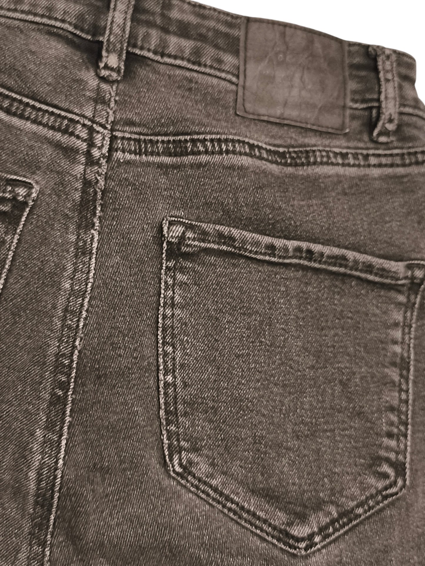 Stradivarius Mom Slim Jeans Black Charcoal Wash High Waist Split Hem Size 6 38 1