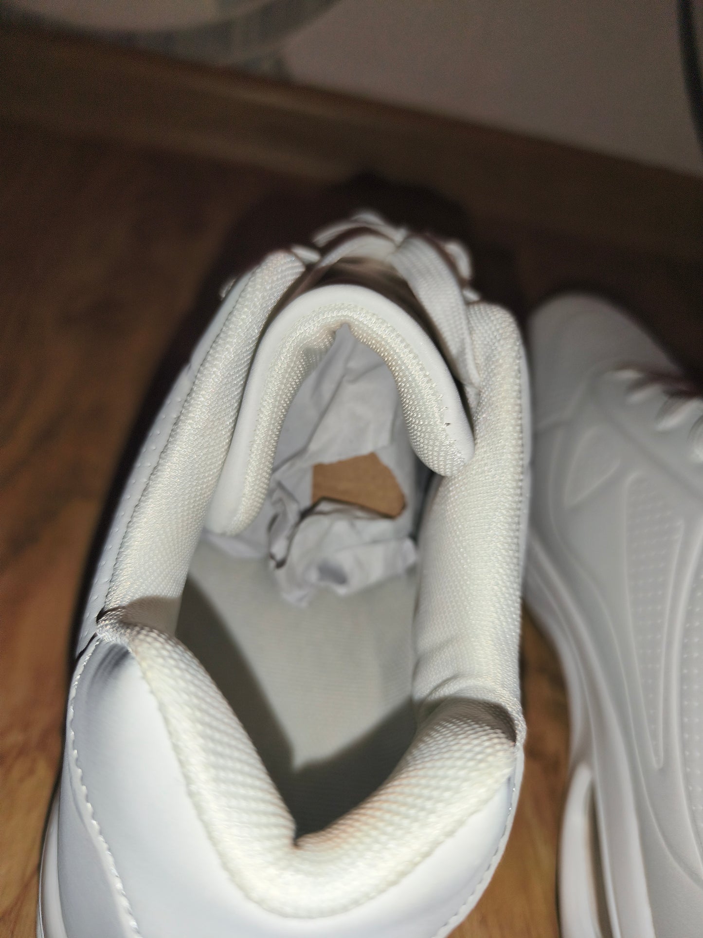 All-White Air Cushion Low-Top Sneakers / Athletic Shoes – Size EU 44