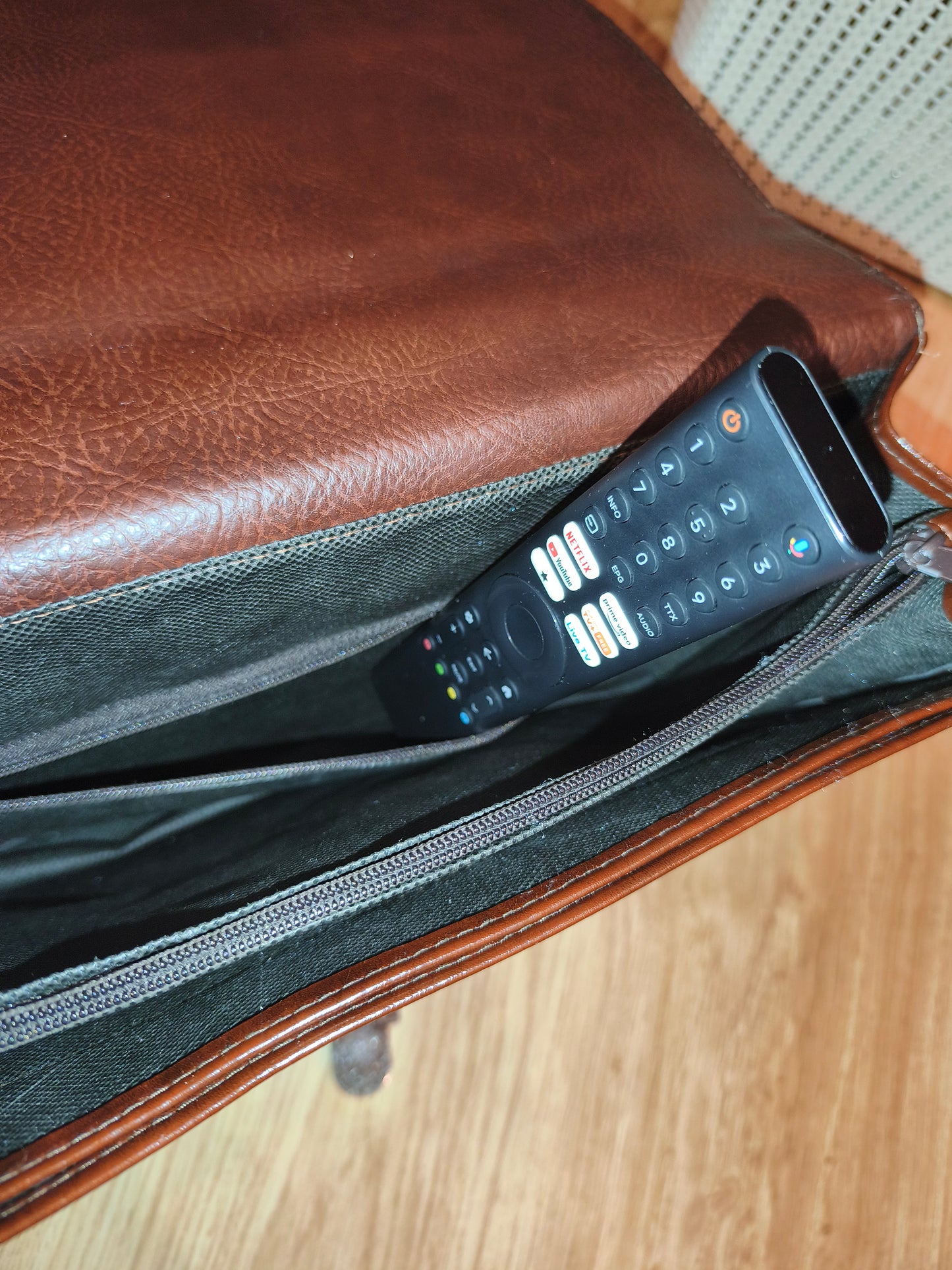 Vintage Style Brown Faux Leather Messenger Bag / Business Briefcase with Multiple Compartments