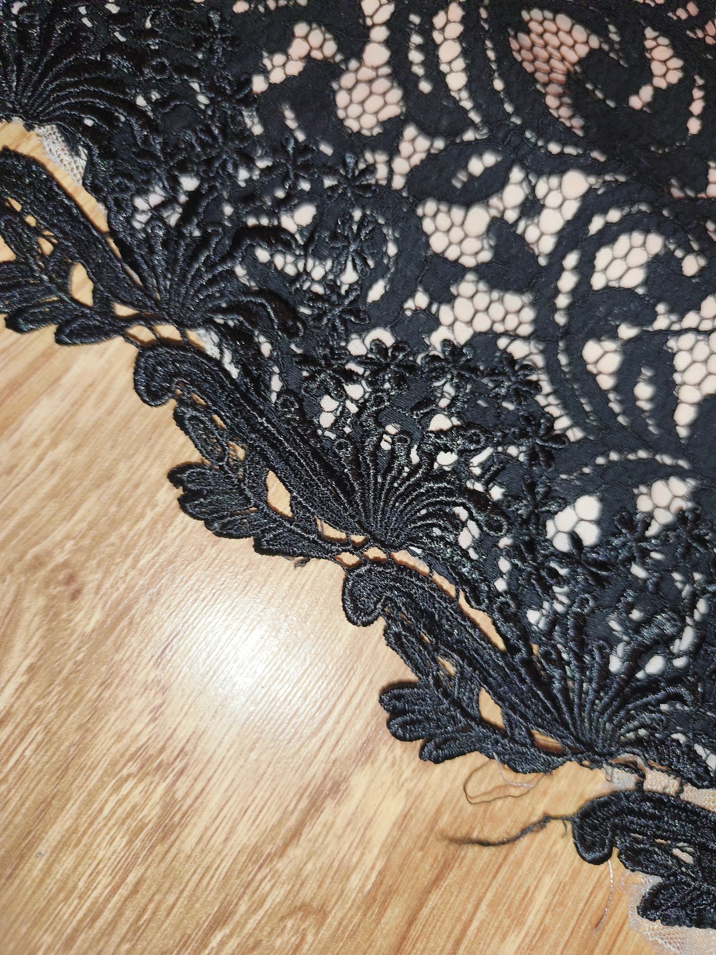 NWT Lipsy London VIP Lace Cocktail Dress – Black & Nude Strapless Bodycon, UK 10 / EU 38