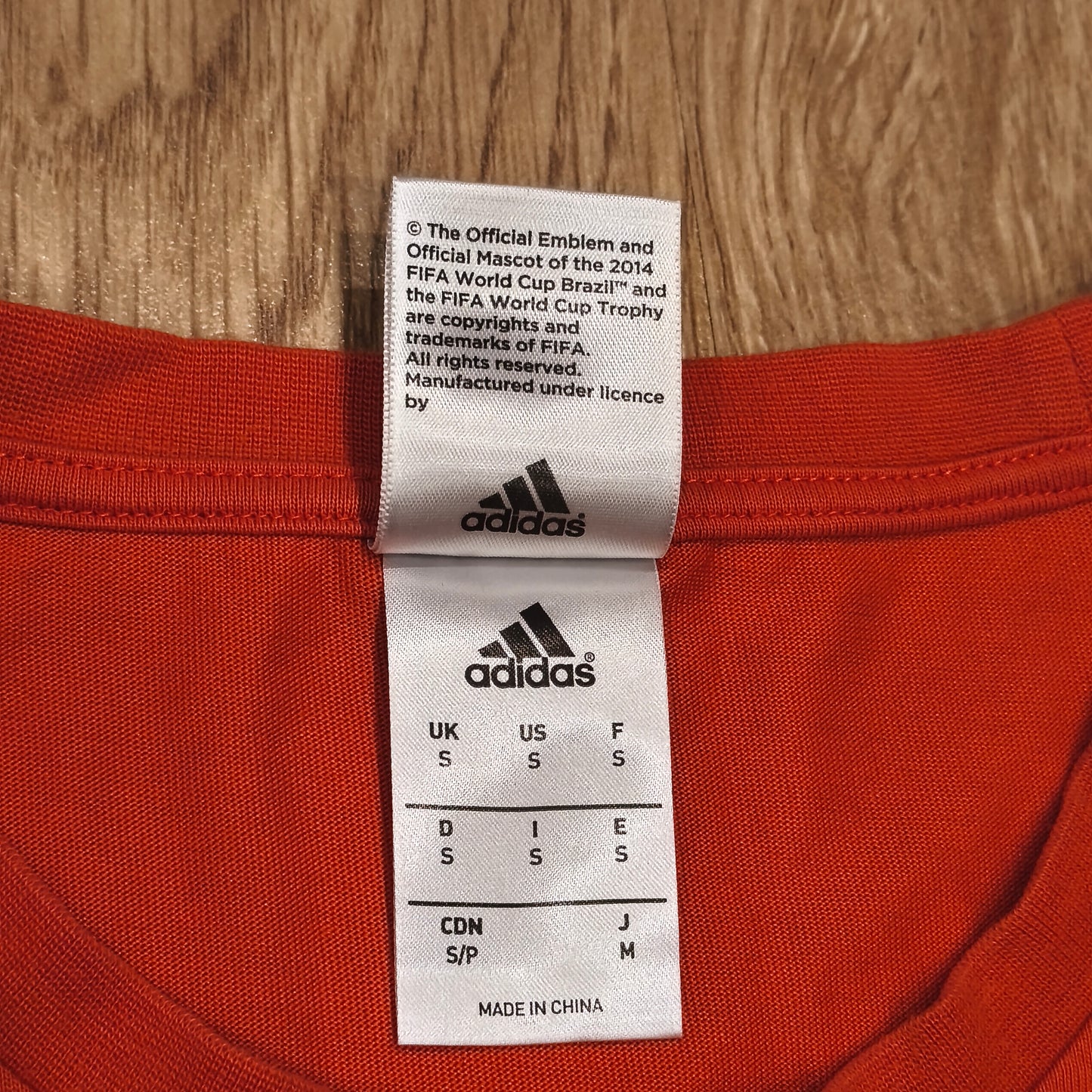 Adidas Spain Espana 2014 FIFA World Cup Brazil Soccer T-Shirt Mens Size Small