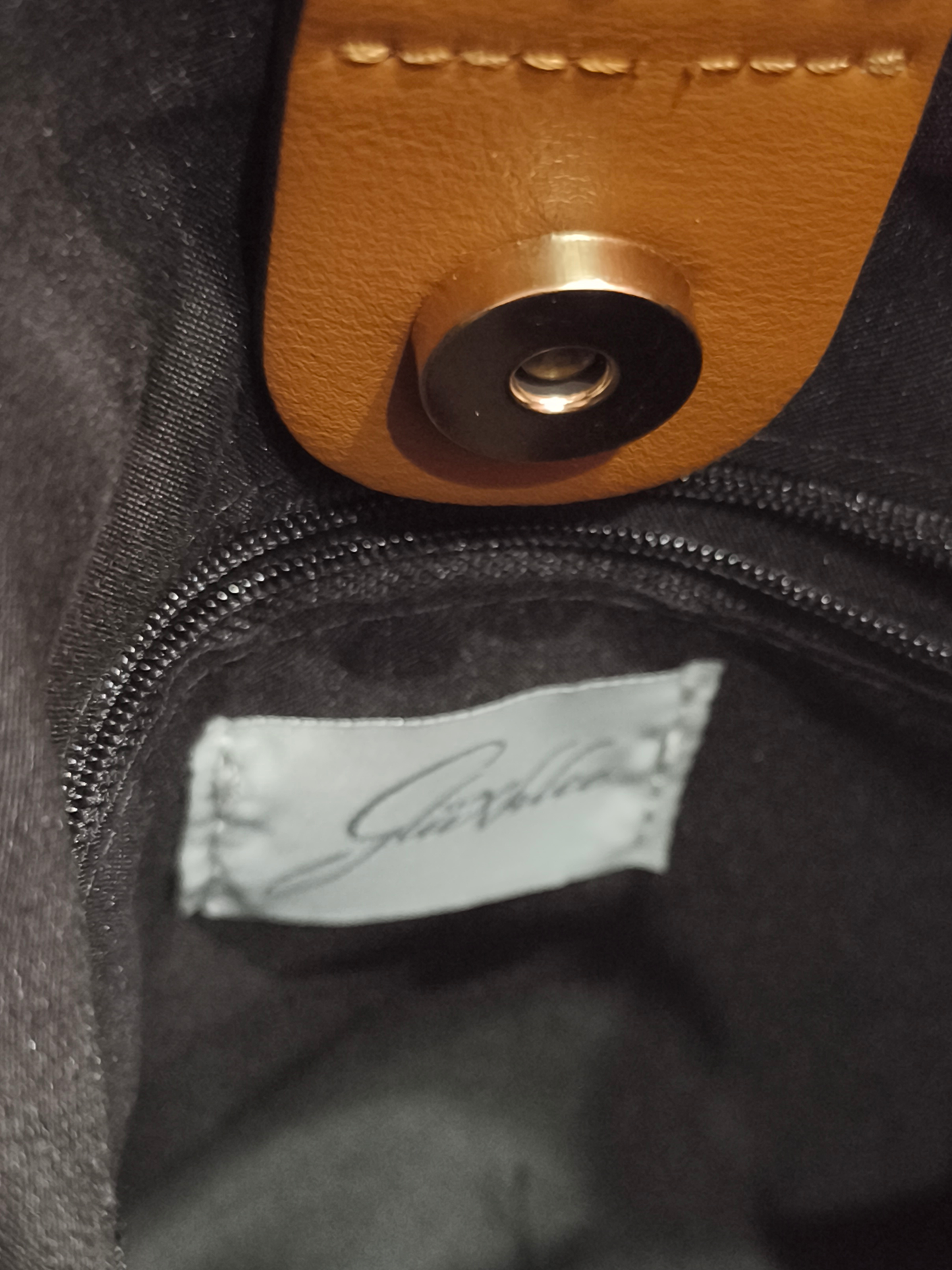 Glüxklee Vegan Leather Tote Bag – Stylish Eco-Friendly Shoulder Bag – Black NWT