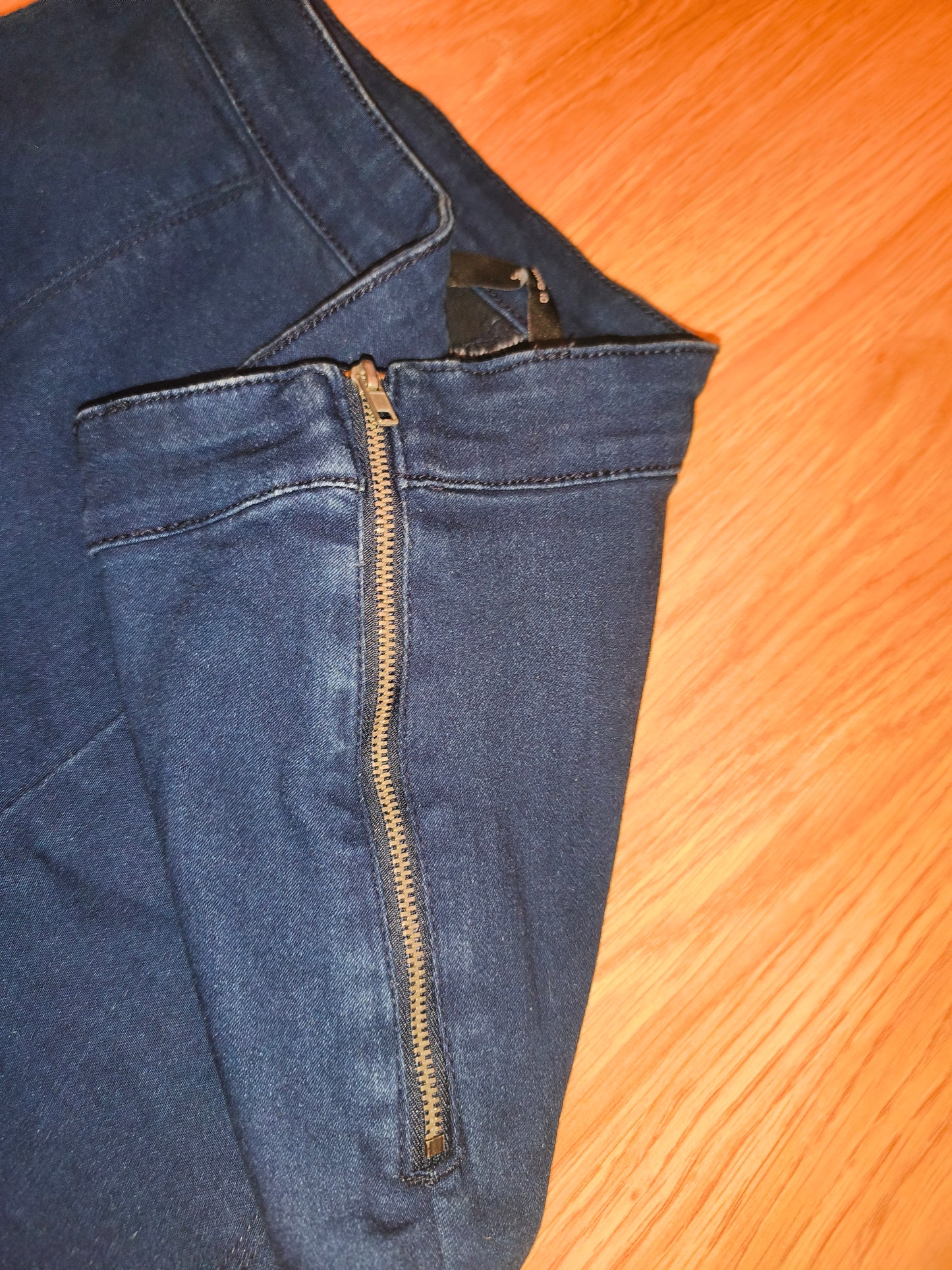 High-Waisted Indigo Blue Skinny Jeggings with Side Zipper – Size UK 10 / M