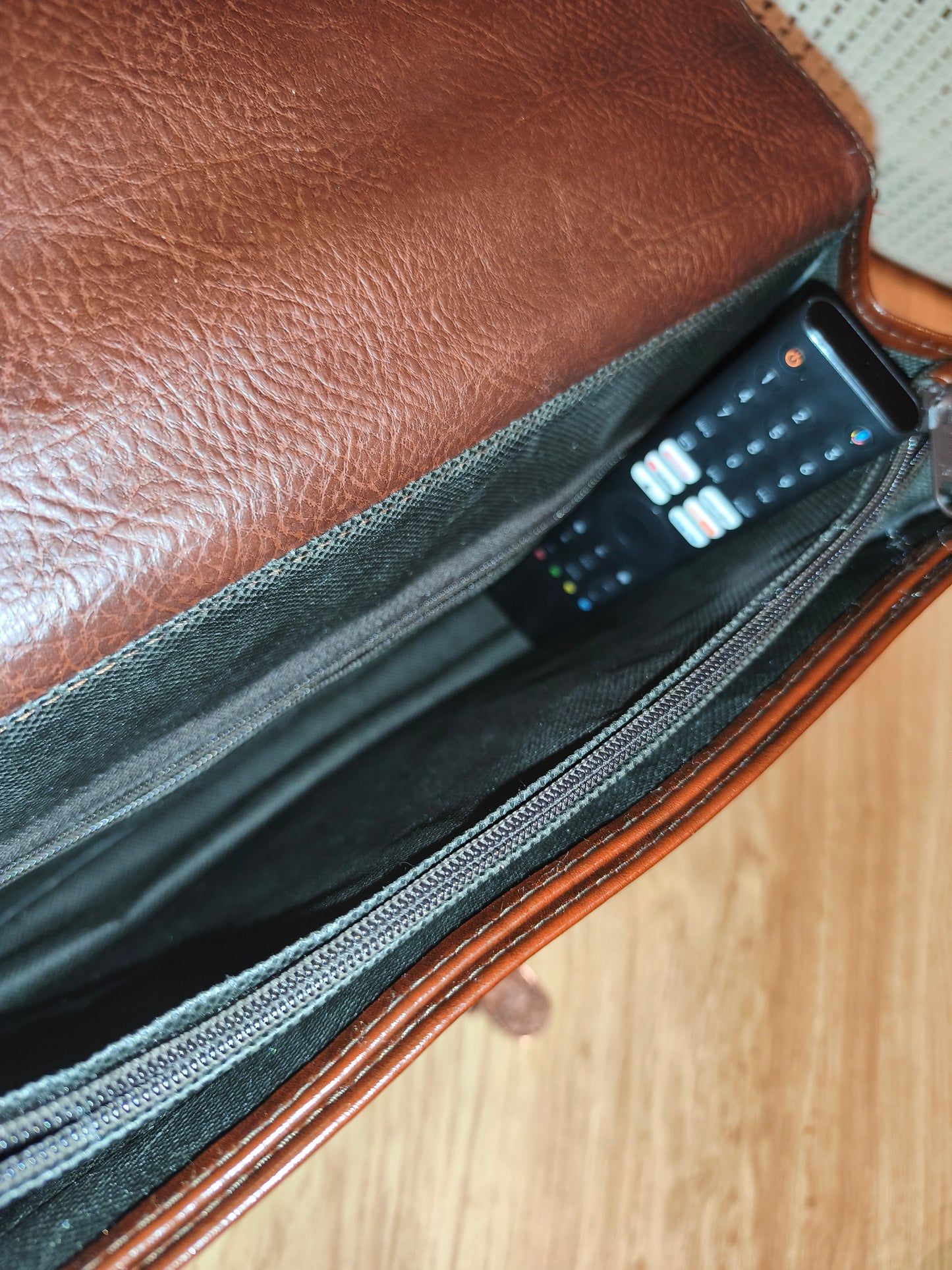 Vintage Style Brown Faux Leather Messenger Bag / Business Briefcase with Multiple Compartments