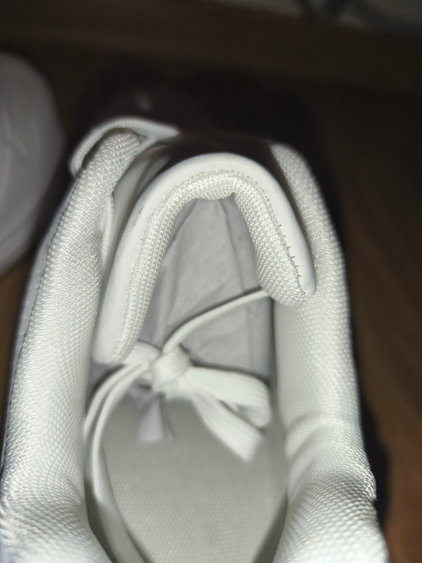 All-White Air Cushion Low-Top Sneakers / Athletic Shoes – Size EU 44