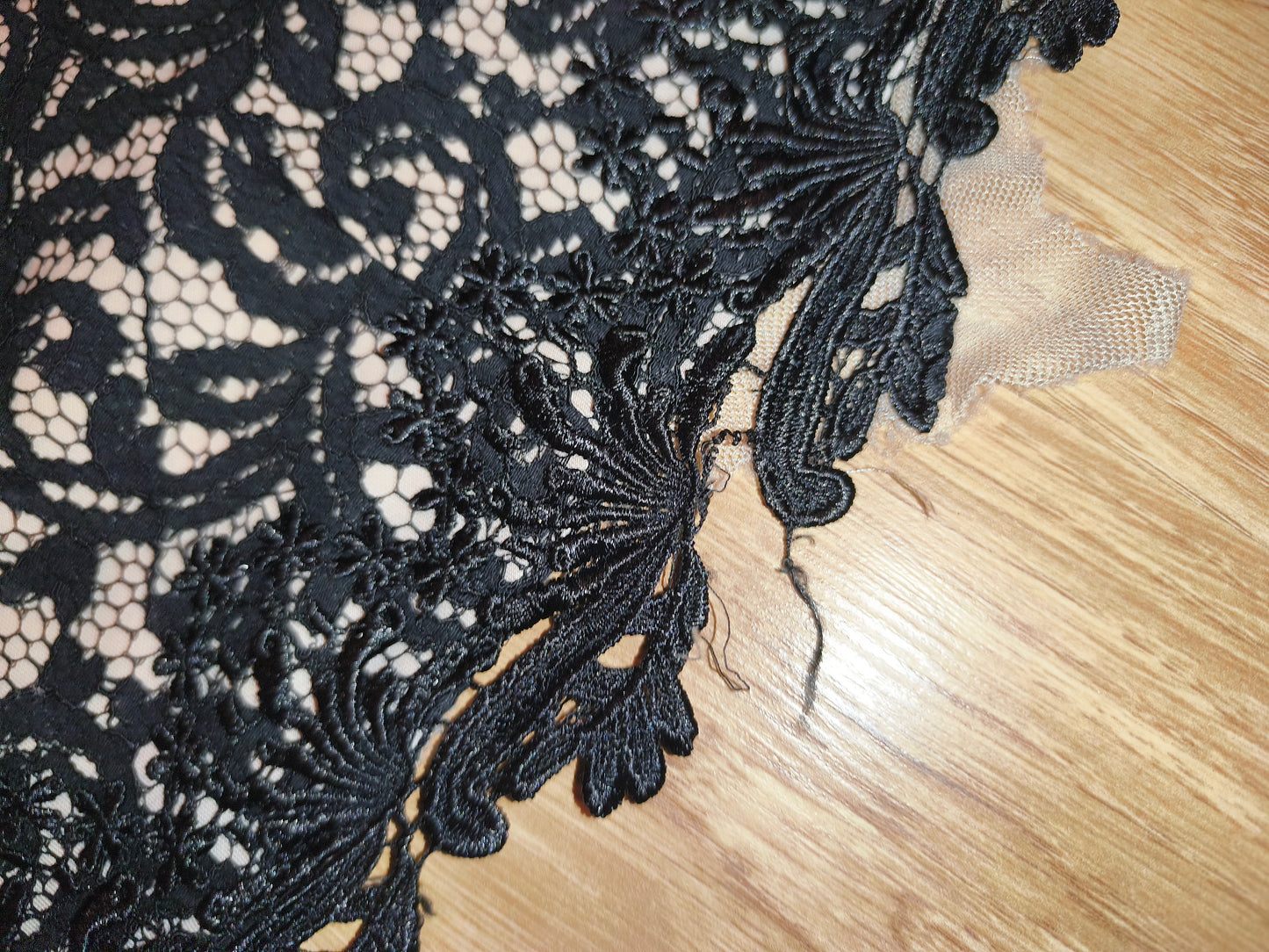 NWT Lipsy London VIP Lace Cocktail Dress – Black & Nude Strapless Bodycon, UK 10 / EU 38