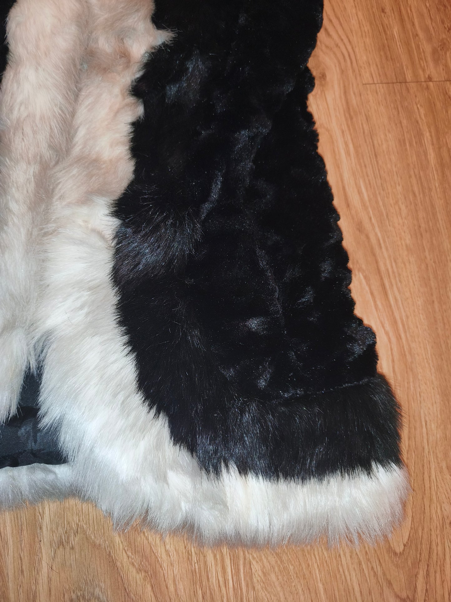 Vira Luxury Hooded Faux Fur Vest – Black & White Contrast Gilet (Size XL, Fits M/L)