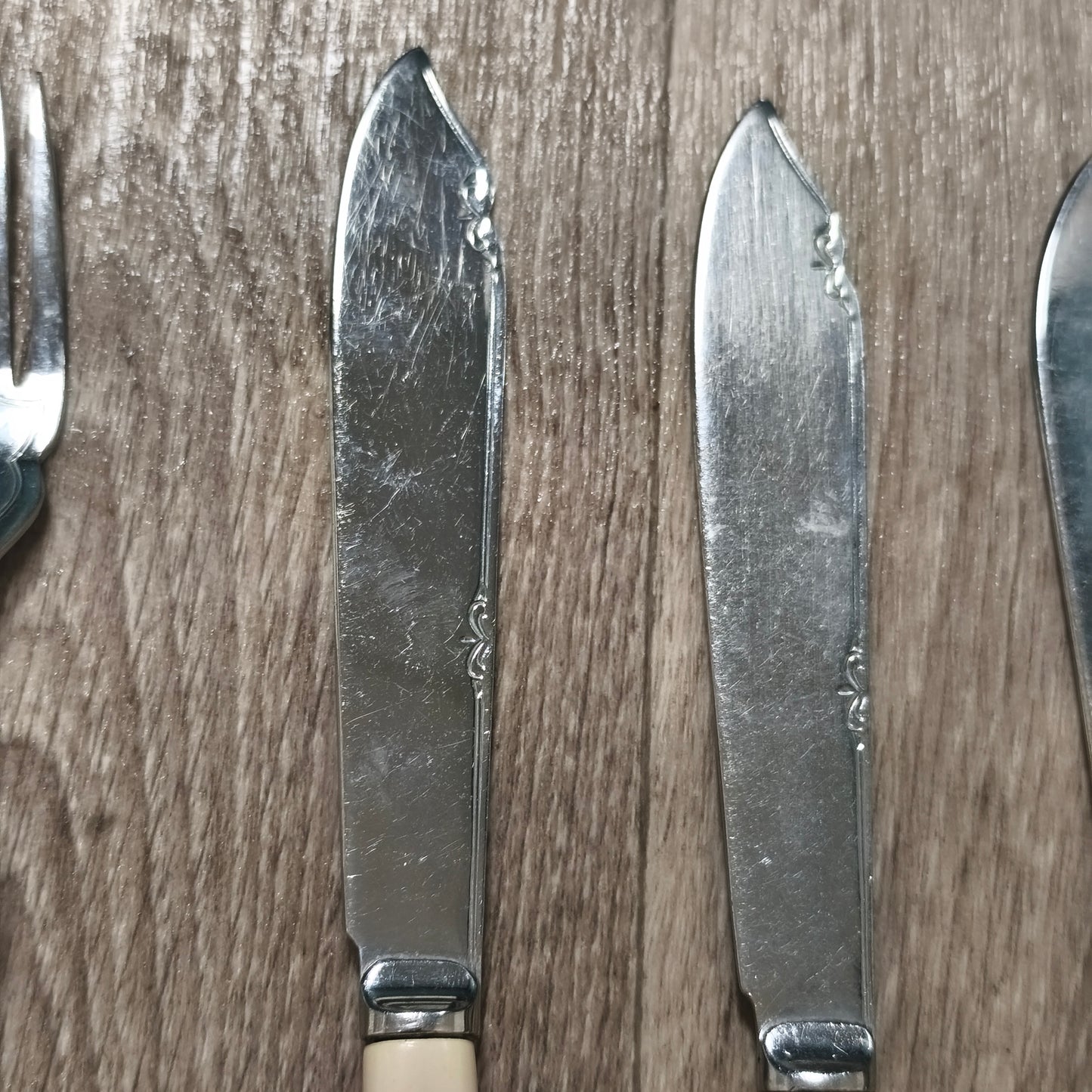Vintage Sheffield Chrome Plate Cased Fish Cutlery Set 12Pc Faux Bone Knives Fork
