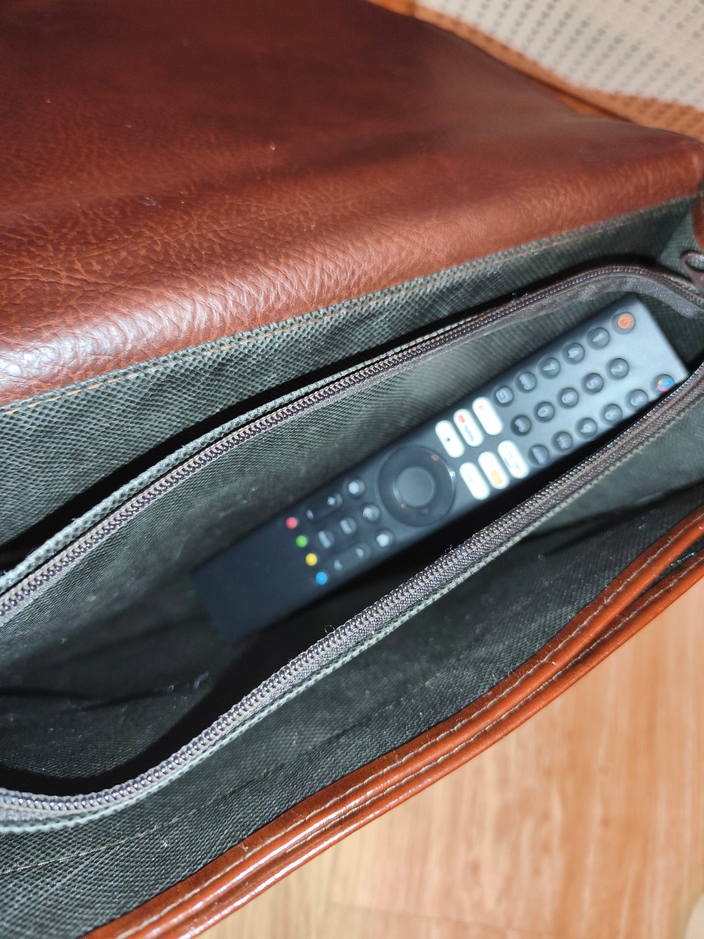 Vintage Style Brown Faux Leather Messenger Bag / Business Briefcase with Multiple Compartments