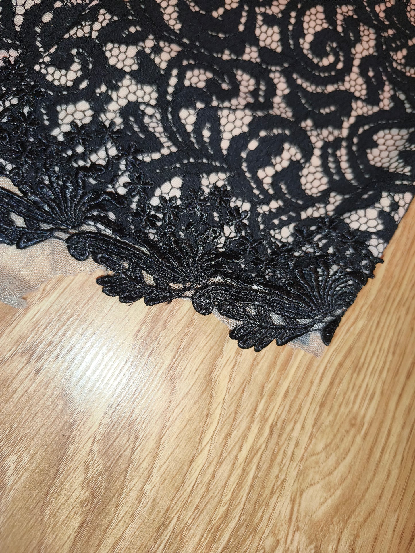NWT Lipsy London VIP Lace Cocktail Dress – Black & Nude Strapless Bodycon, UK 10 / EU 38