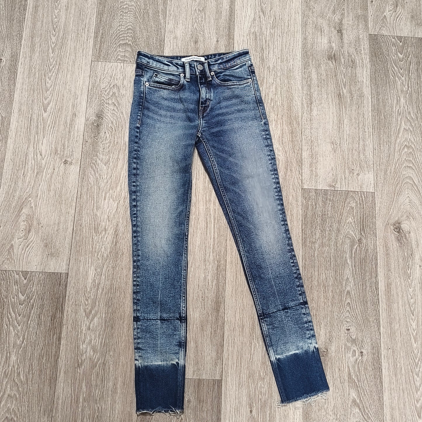 Calvin Klein Jeans Womens W25 L32 High Rise Skinny Blue Dip Dye Raw Hem Jeans
