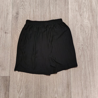 Tu Kids Unisex Black PE Sports Shorts Size 11 Years 146cm Elastic Waist