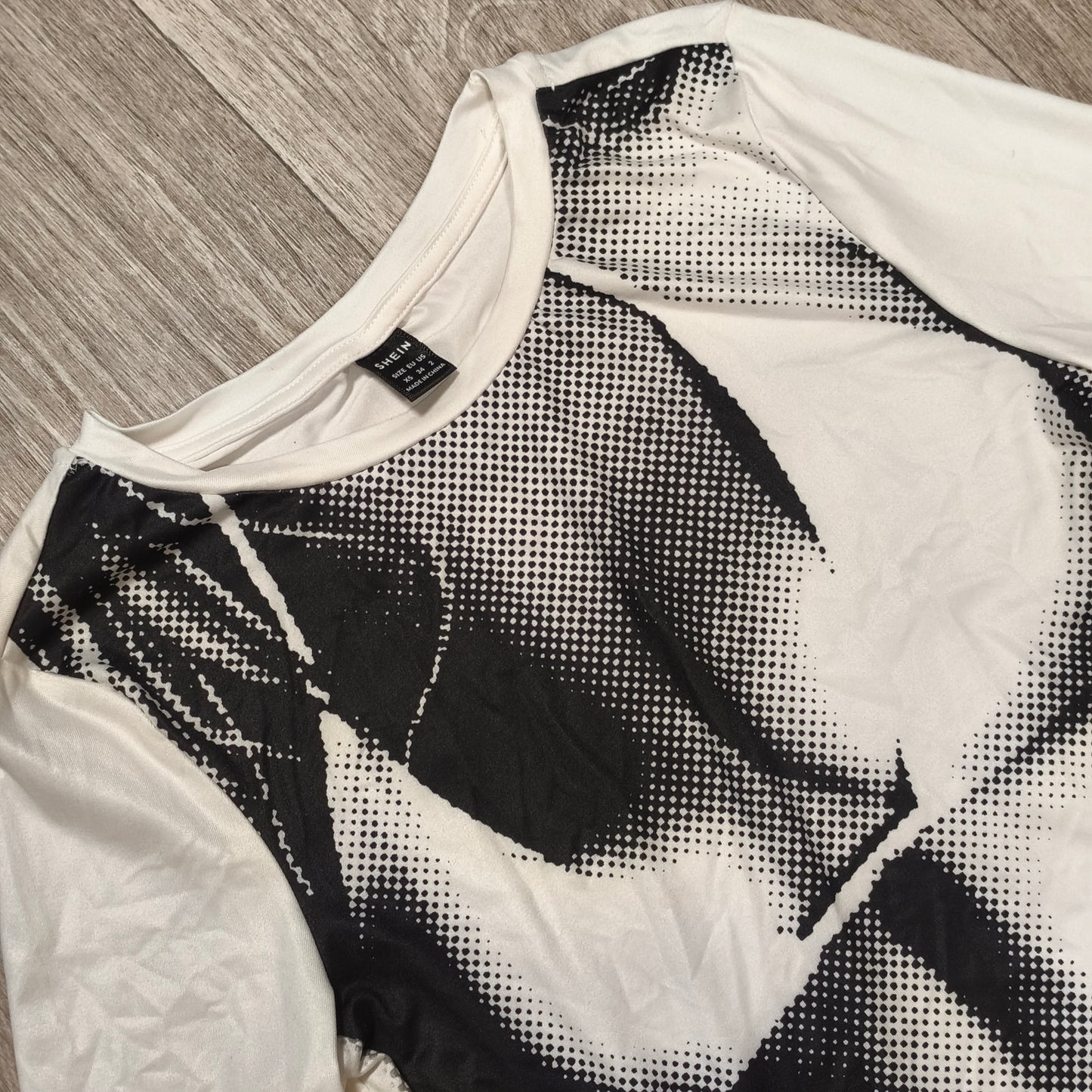 SHEIN Black White Graphic Long Sleeve Top Womens XS 34