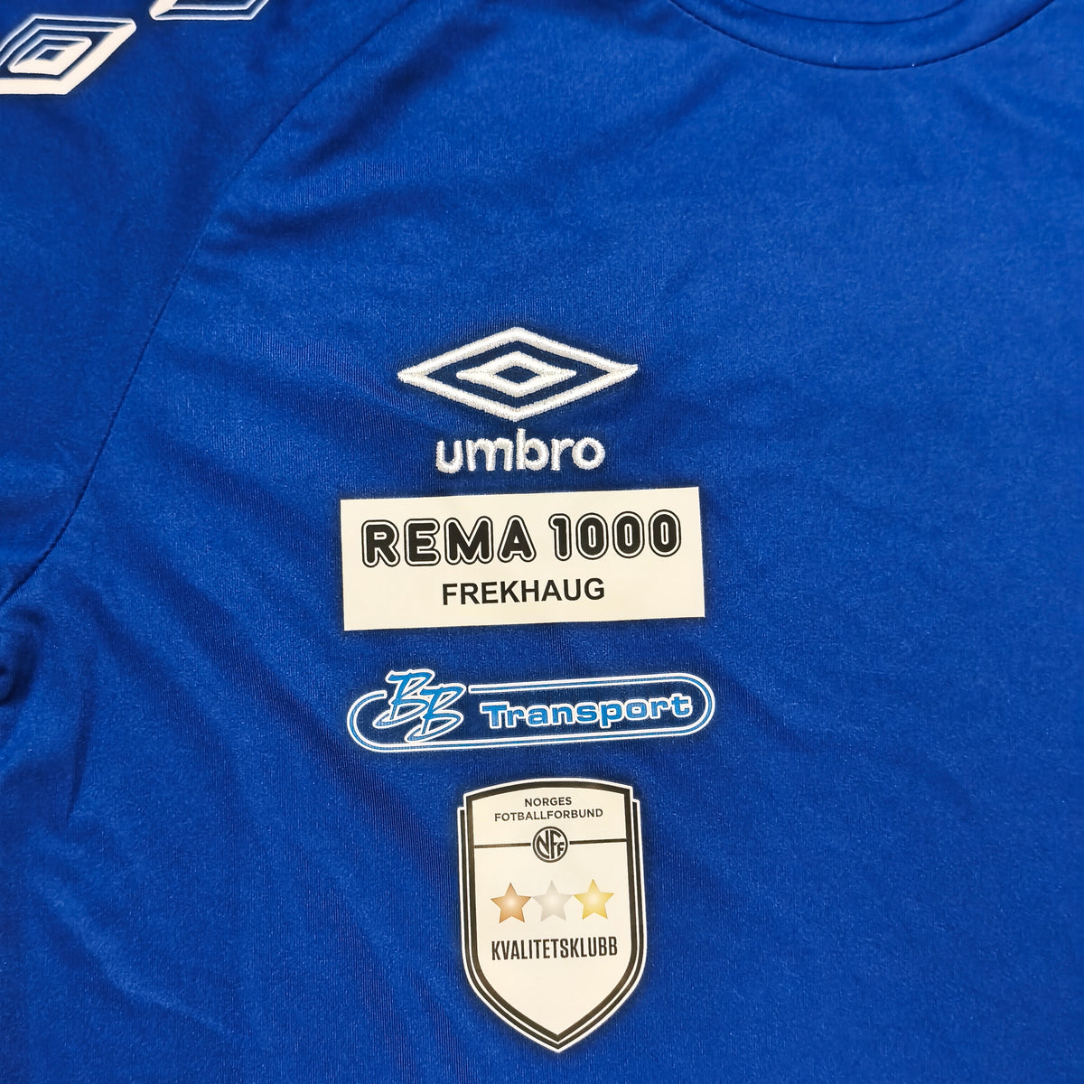 UMBRO IL Kvernbit Arrangør Mens T-Shirt Blue Size L NFF Football Soccer Jersey