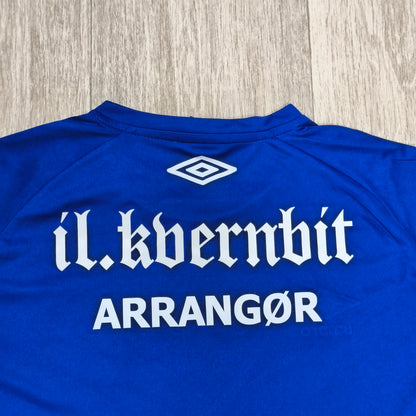 UMBRO IL Kvernbit Arrangør Mens T-Shirt Blue Size L NFF Football Soccer Jersey
