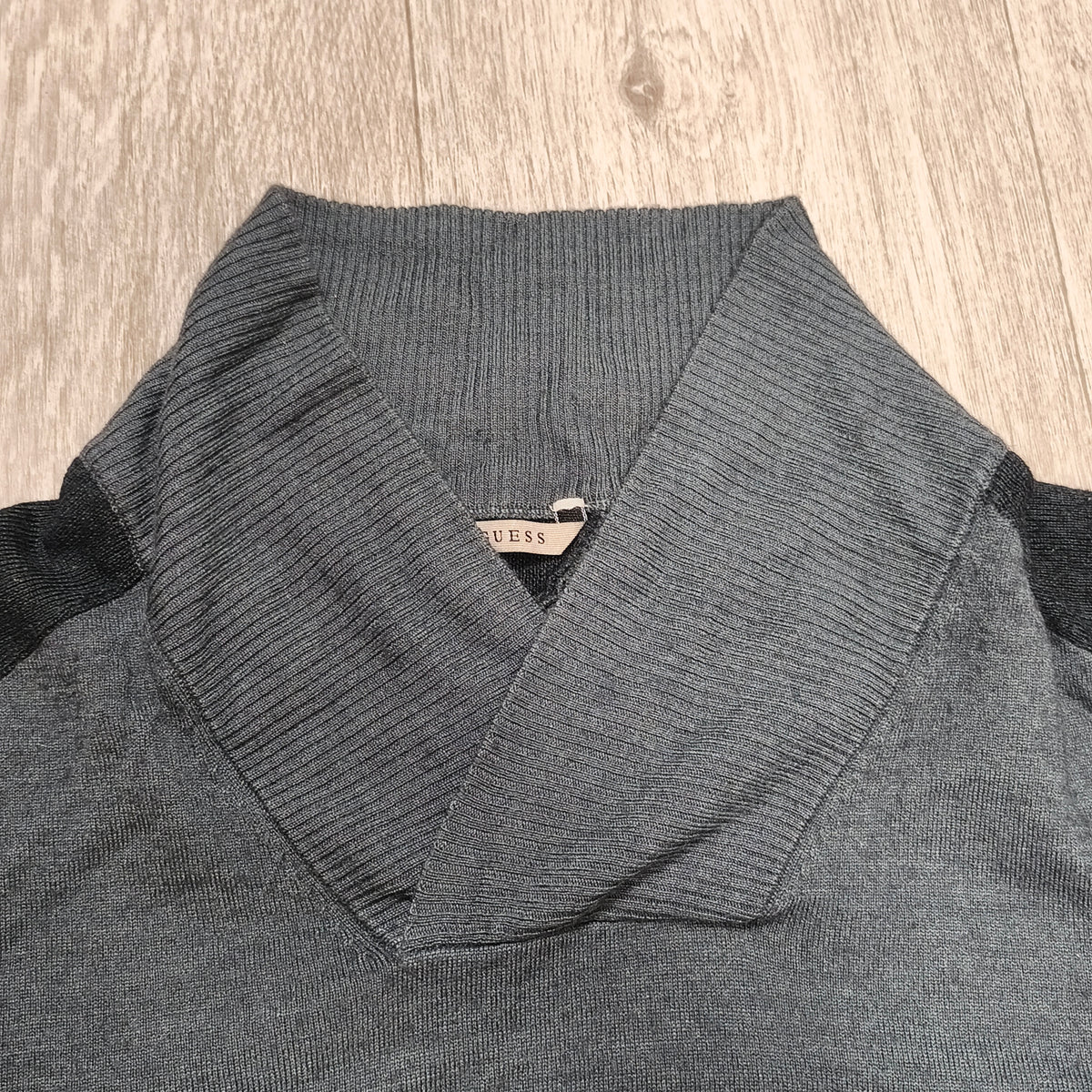 GUESS Men's Gray Wool Blend Shawl Collar Pullover Sweater Size M Patch Logo