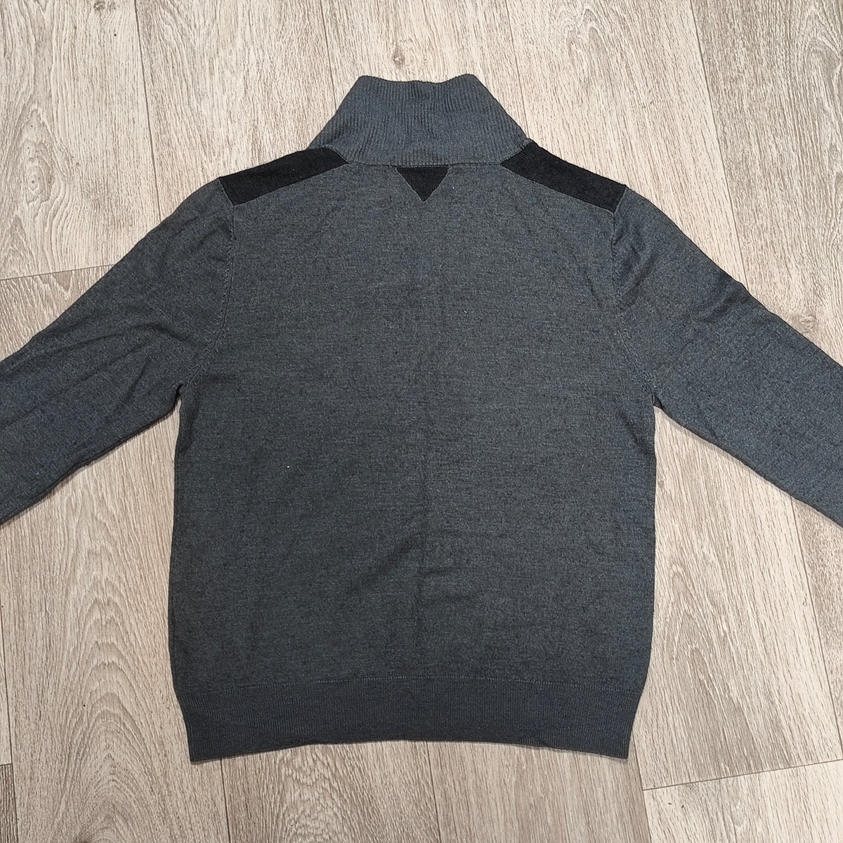 GUESS Men's Gray Wool Blend Shawl Collar Pullover Sweater Size M Patch Logo