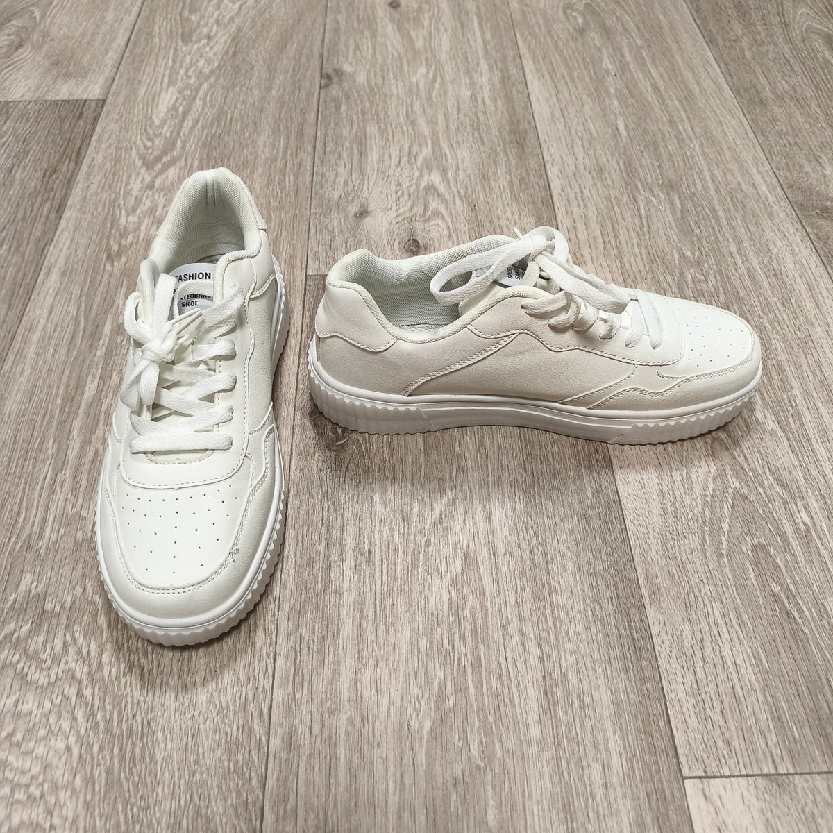 Women White Low Top Platform Sneakers Lace Up Skate Shoes Faux Leather Size 43