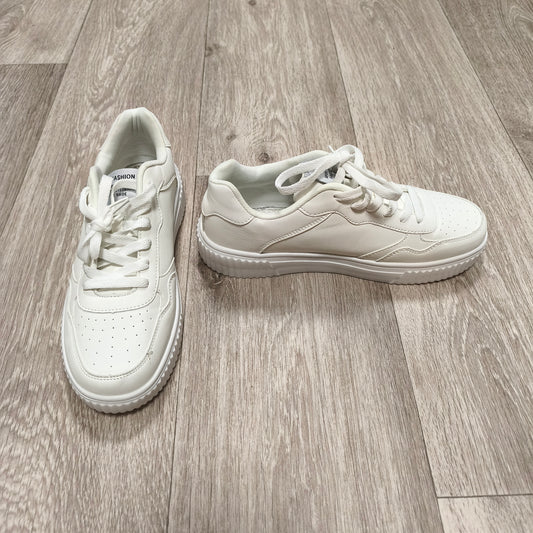 Women White Low Top Platform Sneakers Lace Up Skate Shoes Faux Leather Size 43