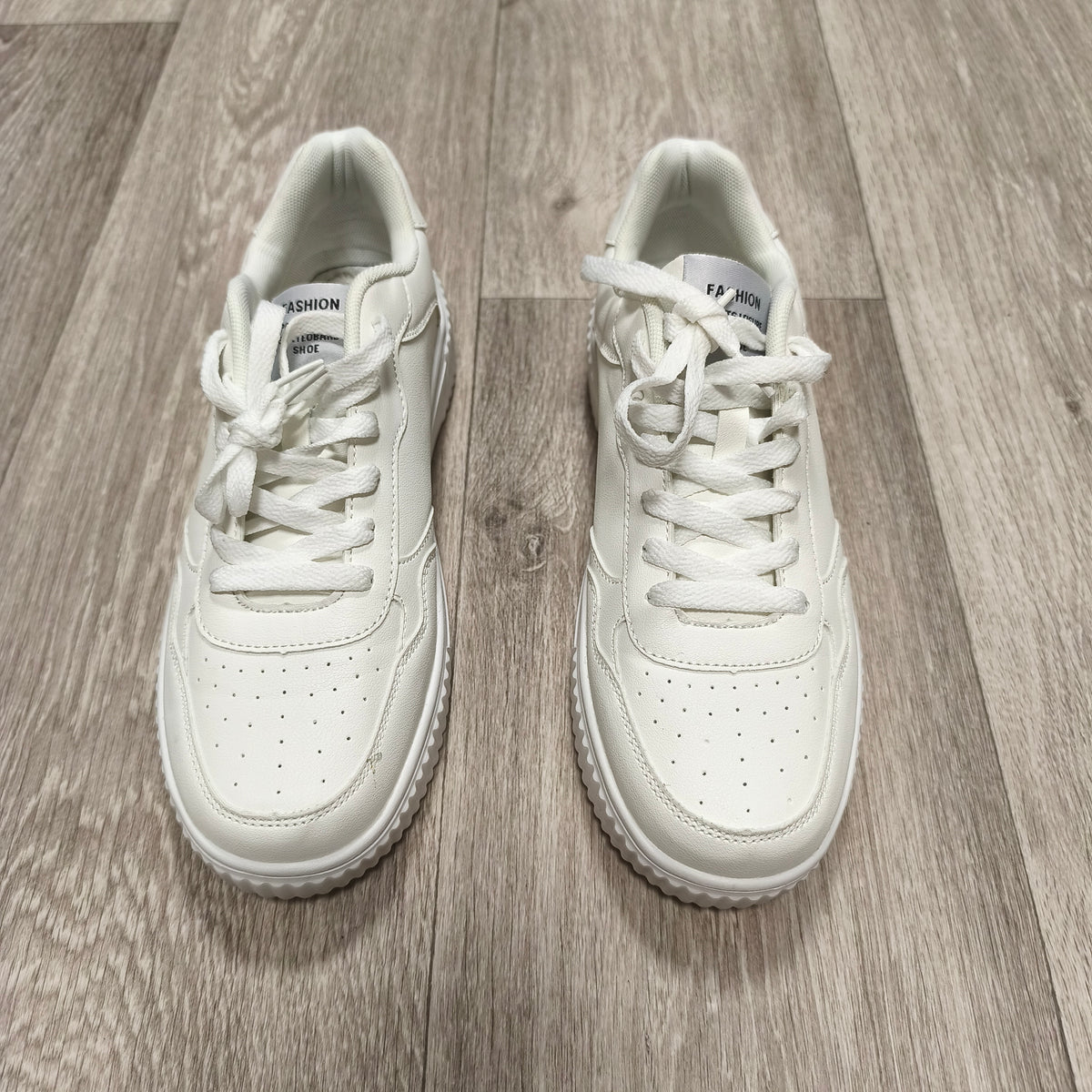 Women White Low Top Platform Sneakers Lace Up Skate Shoes Faux Leather Size 43