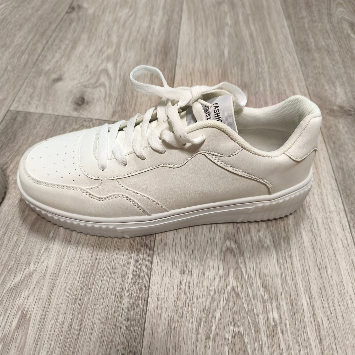 Women White Low Top Platform Sneakers Lace Up Skate Shoes Faux Leather Size 43