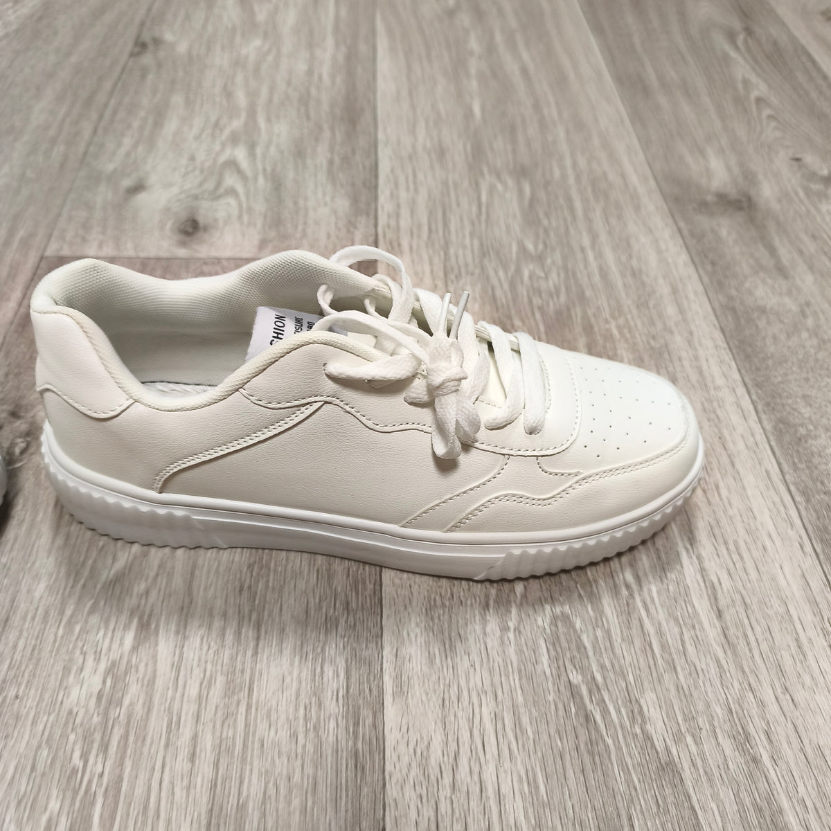 Women White Low Top Platform Sneakers Lace Up Skate Shoes Faux Leather Size 43
