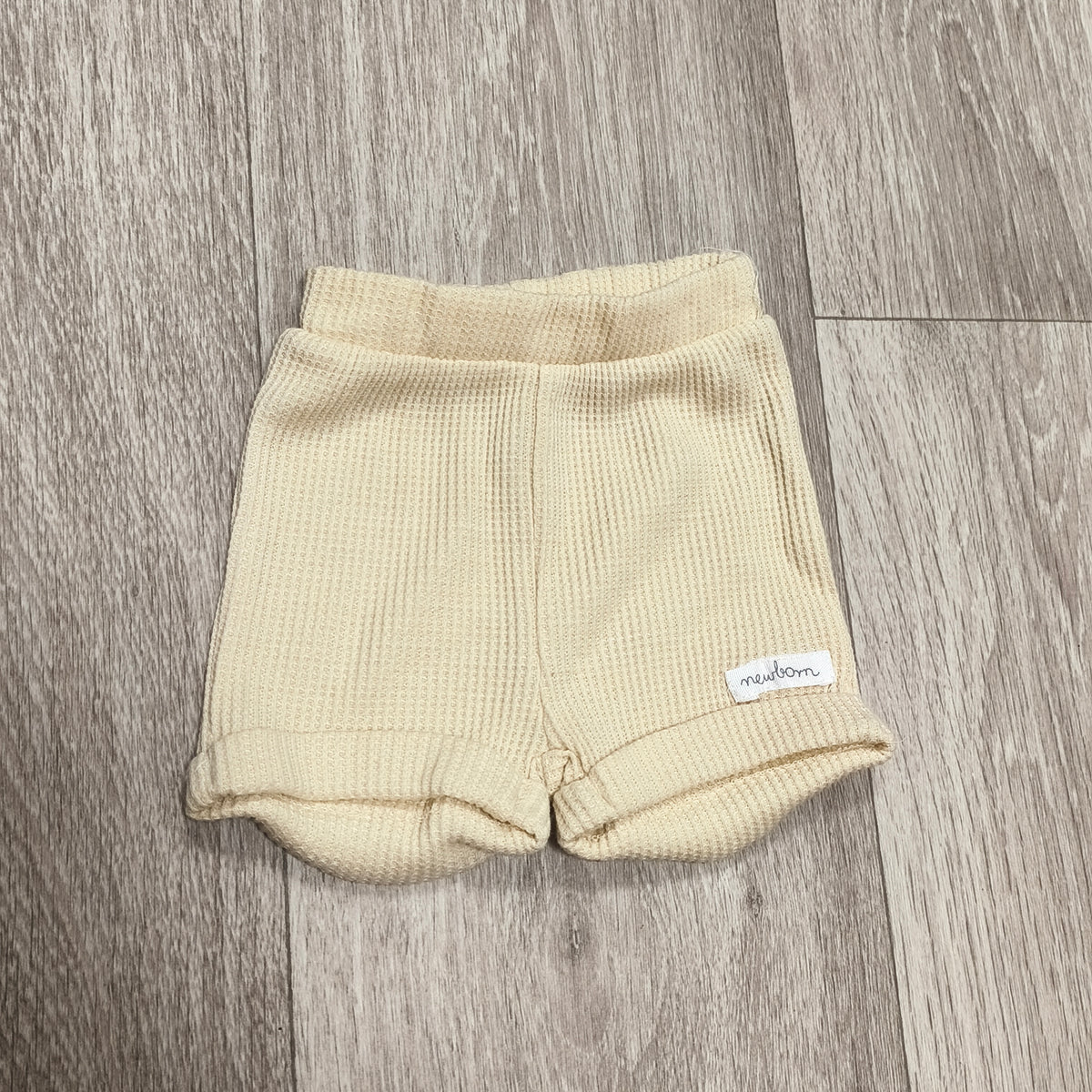 Sinsay Baby Newborn Waffle Knit Shorts Cream Beige Elastic Waist Cuffed 56 CM