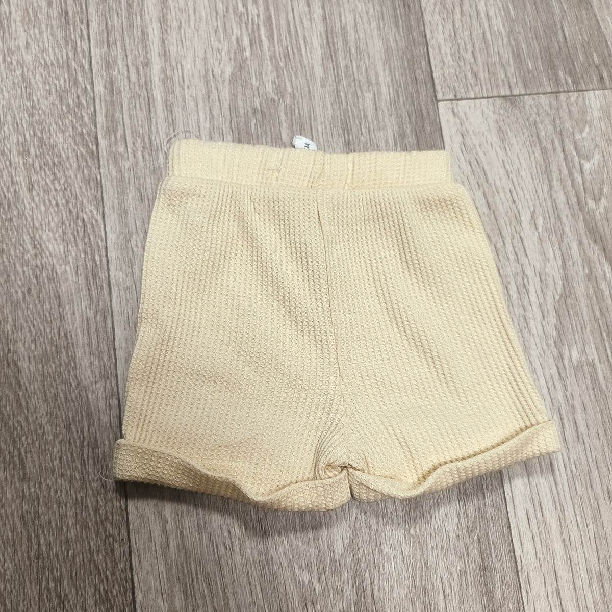 Sinsay Baby Newborn Waffle Knit Shorts Cream Beige Elastic Waist Cuffed 56 CM