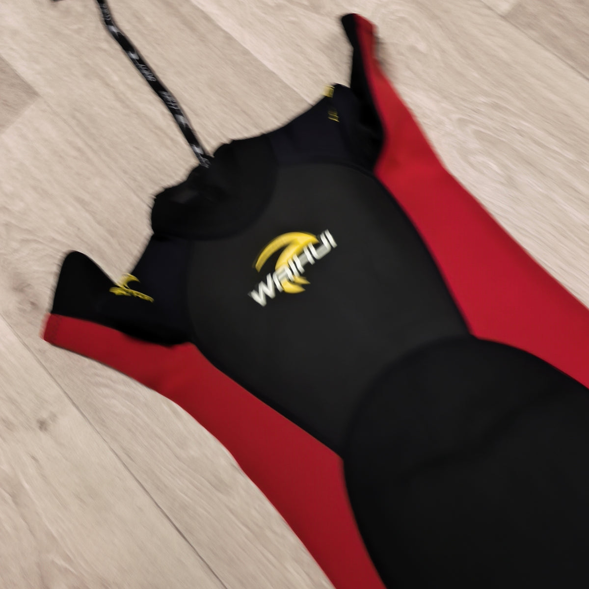 WAIHUI Kids Shorty Wetsuit 11-12 Yrs 152cm Black Red Neoprene Surf