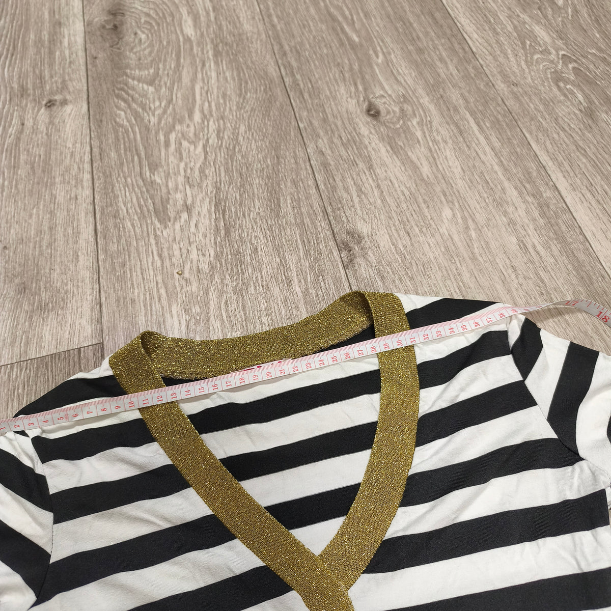 Womens Black White Striped Long Sleeve V-Neck Top Gold Glitter Trim