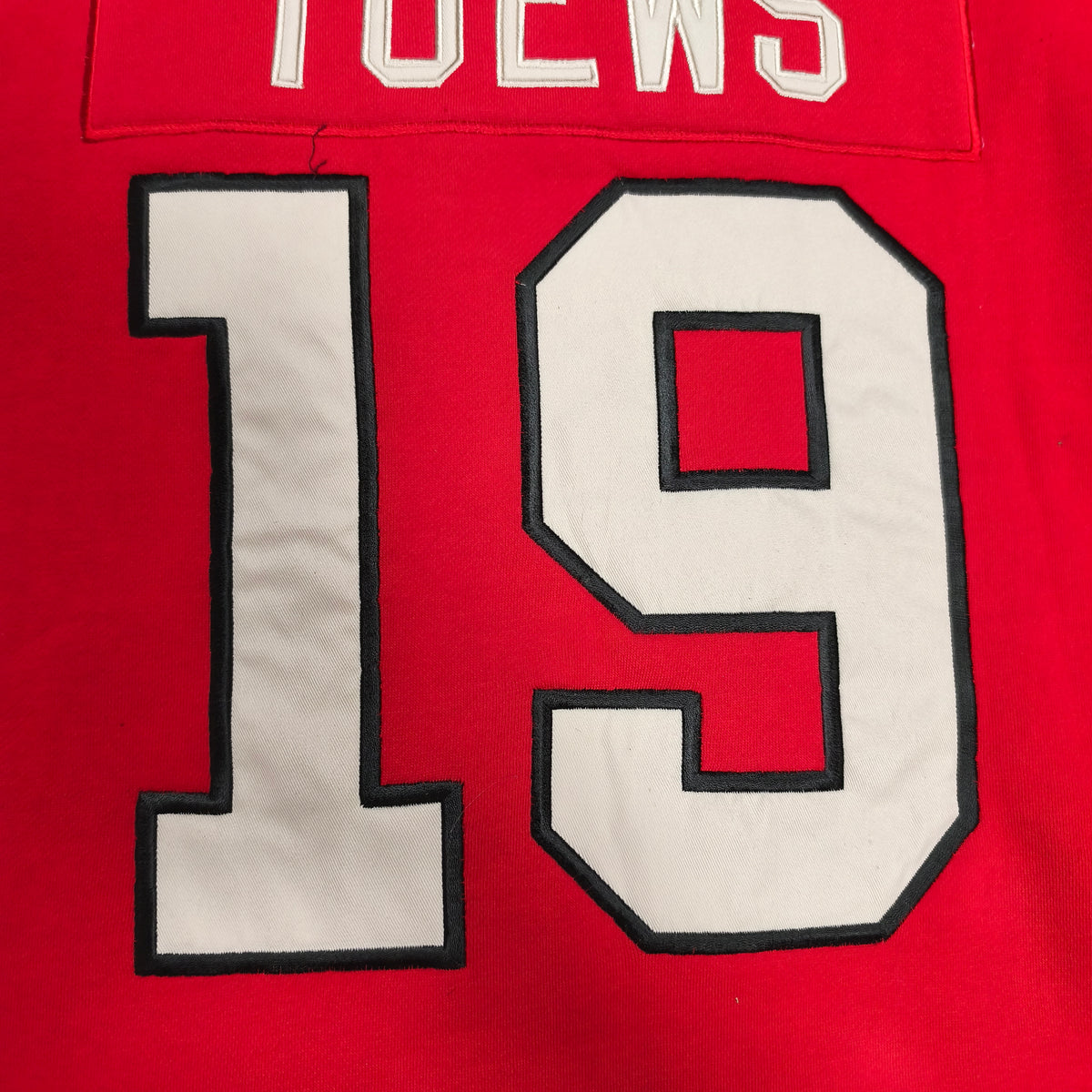 Old Time Hockey Chicago Blackhawks Jonathan Toews #19 Lace Up Hoodie Mens Small