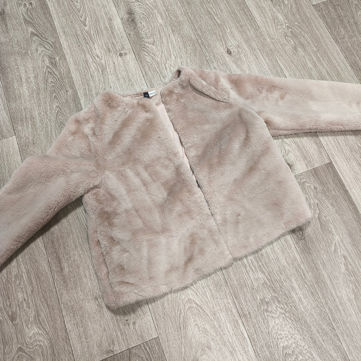H&M Divided Women Faux Fur Jacket Size M Beige Pink Collarless Coat