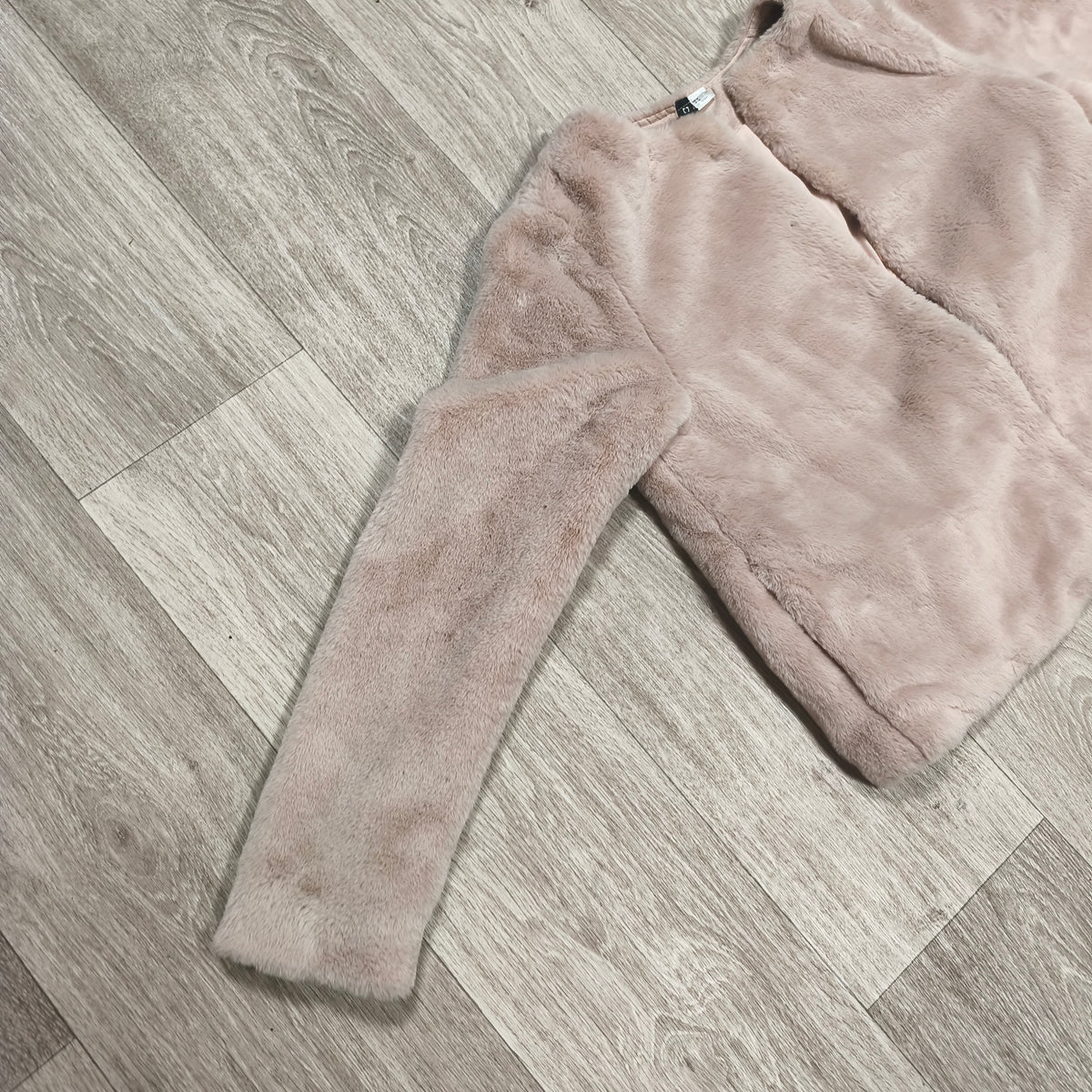 H&M Divided Women Faux Fur Jacket Size M Beige Pink Collarless Coat